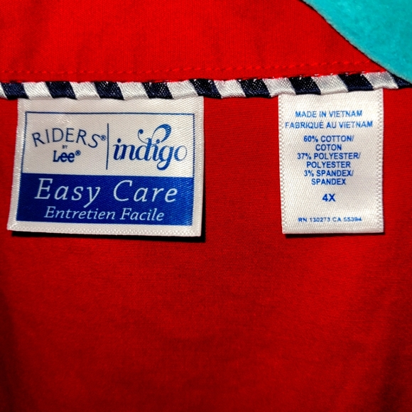 Riders by Lee Tops - RED HIDDEN BUTTON FITTED TOP